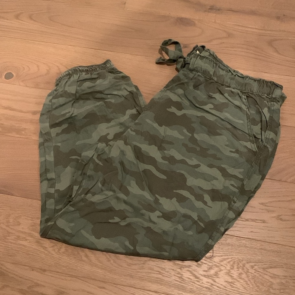 Camo loose fitting pants